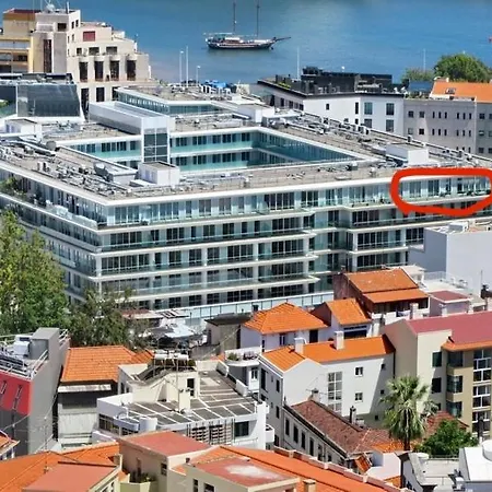 Floor In Center By Morna Homes Funchal (Madeira)