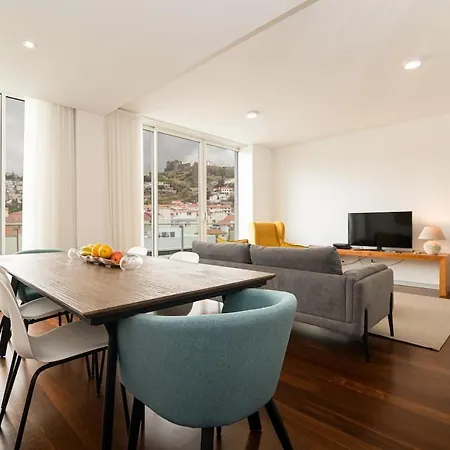 Floor In Center By Morna Homes