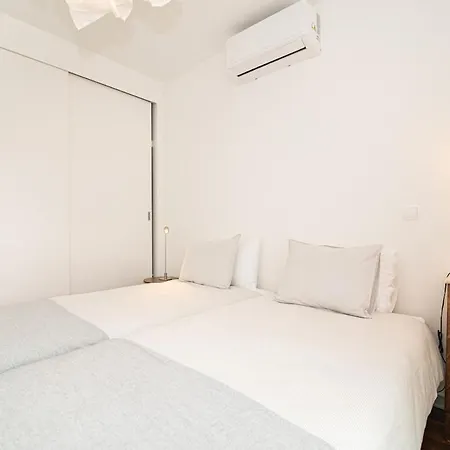 Floor In Center By Morna Homes Funchal (Madeira)